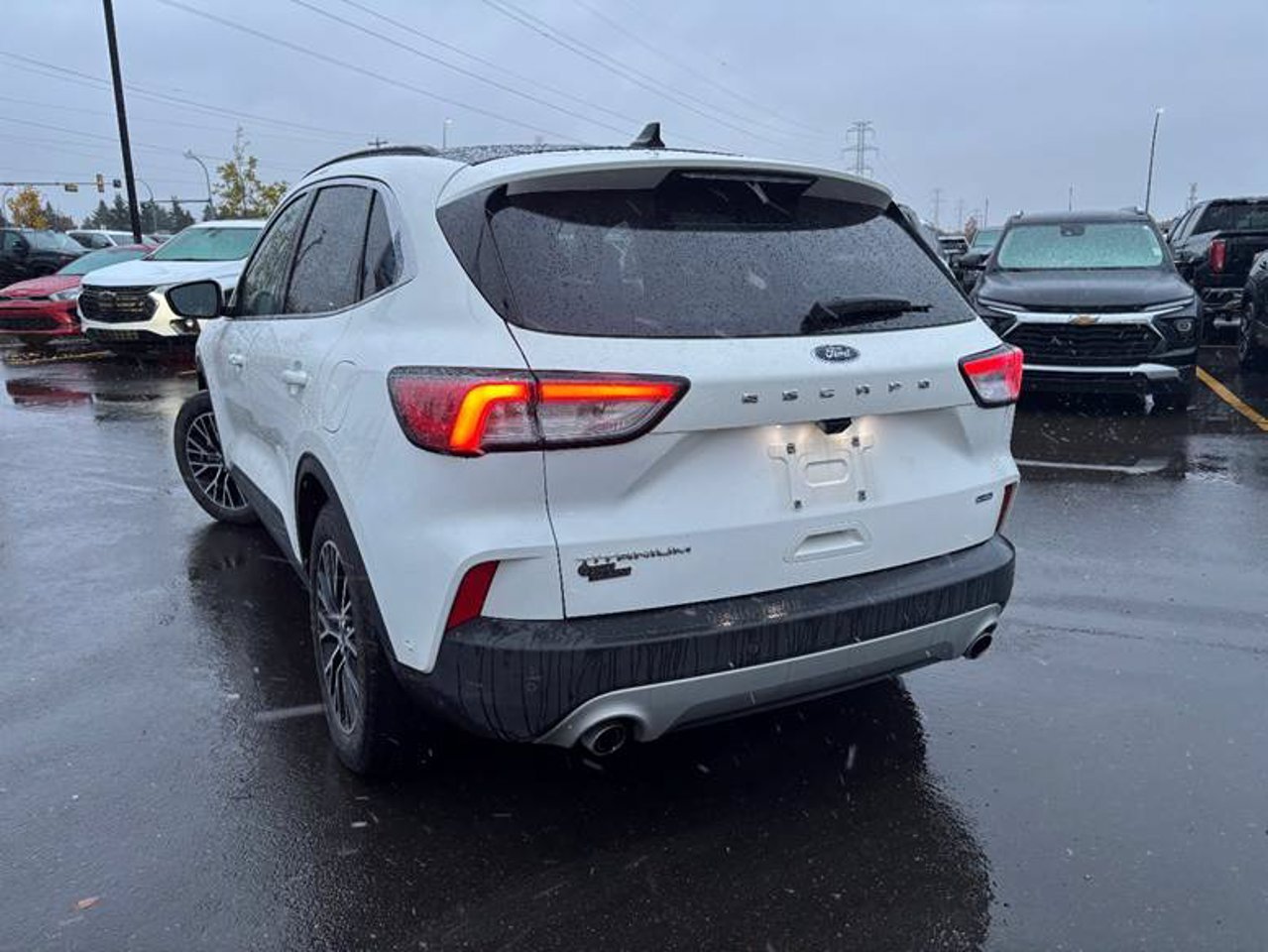 2022 Ford Escape Titanium Plug-In Hybrid FWD White Sherwood Park - photo #3
