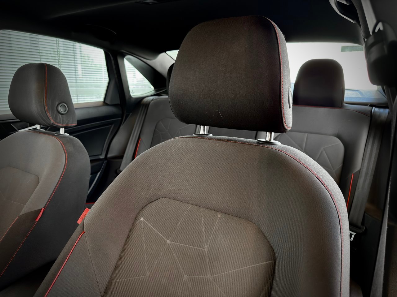 Volkswagen Jetta GLI 2024 Gris Notre-Dame-des-Prairies - photo #17