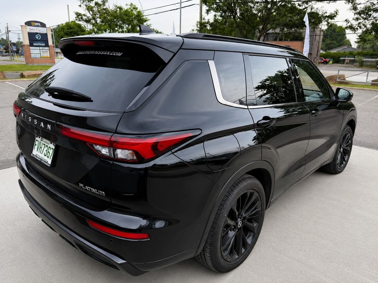 2026 NISSAN Rogue Plug-In Hybrid ROGUE PHEV PLATINE Cosmic Black Châteauguay - photo #4