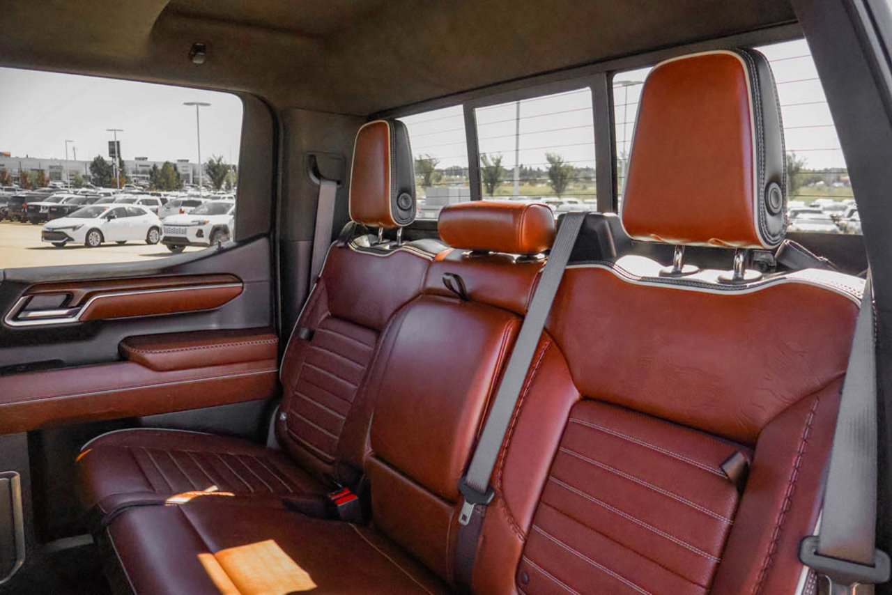 2025 GMC Sierra 1500 4WD Crew Cab 147 Denali Ultimate Grey Sherwood Park - photo #33