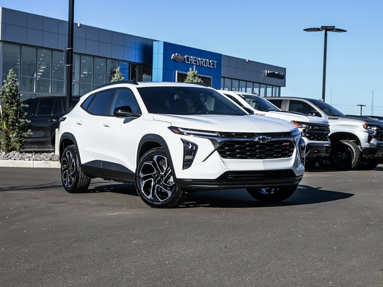 2025 Chevrolet Trax FWD 4dr 2RS White Sherwood Park - photo #1