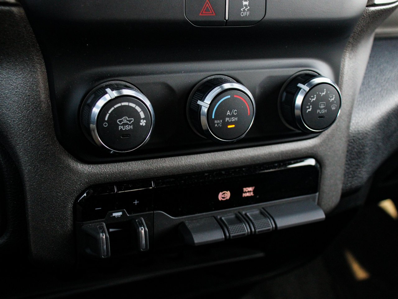 2024 Ram 3500 Tradesman 4x4 Crew Cab 6'4 Box Grey Sherwood Park - photo #22