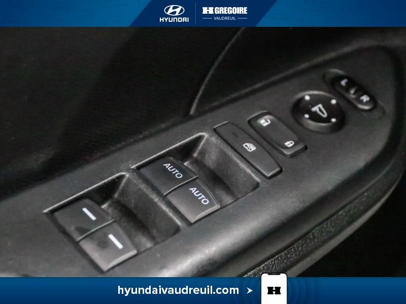 2019 Honda Civic White Laval - photo #16