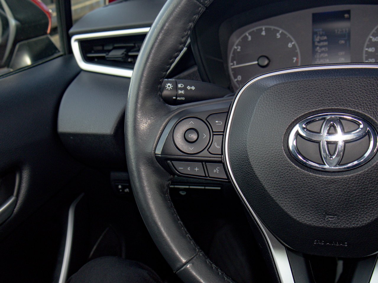 2024 Toyota Corolla SE CVT Red Sherwood Park - photo #21