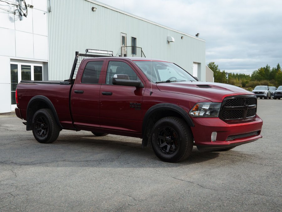 Ram 1500 Classic Express Quad Cab 4x4 caisse de 6 pi 4 po 2019 Rouge