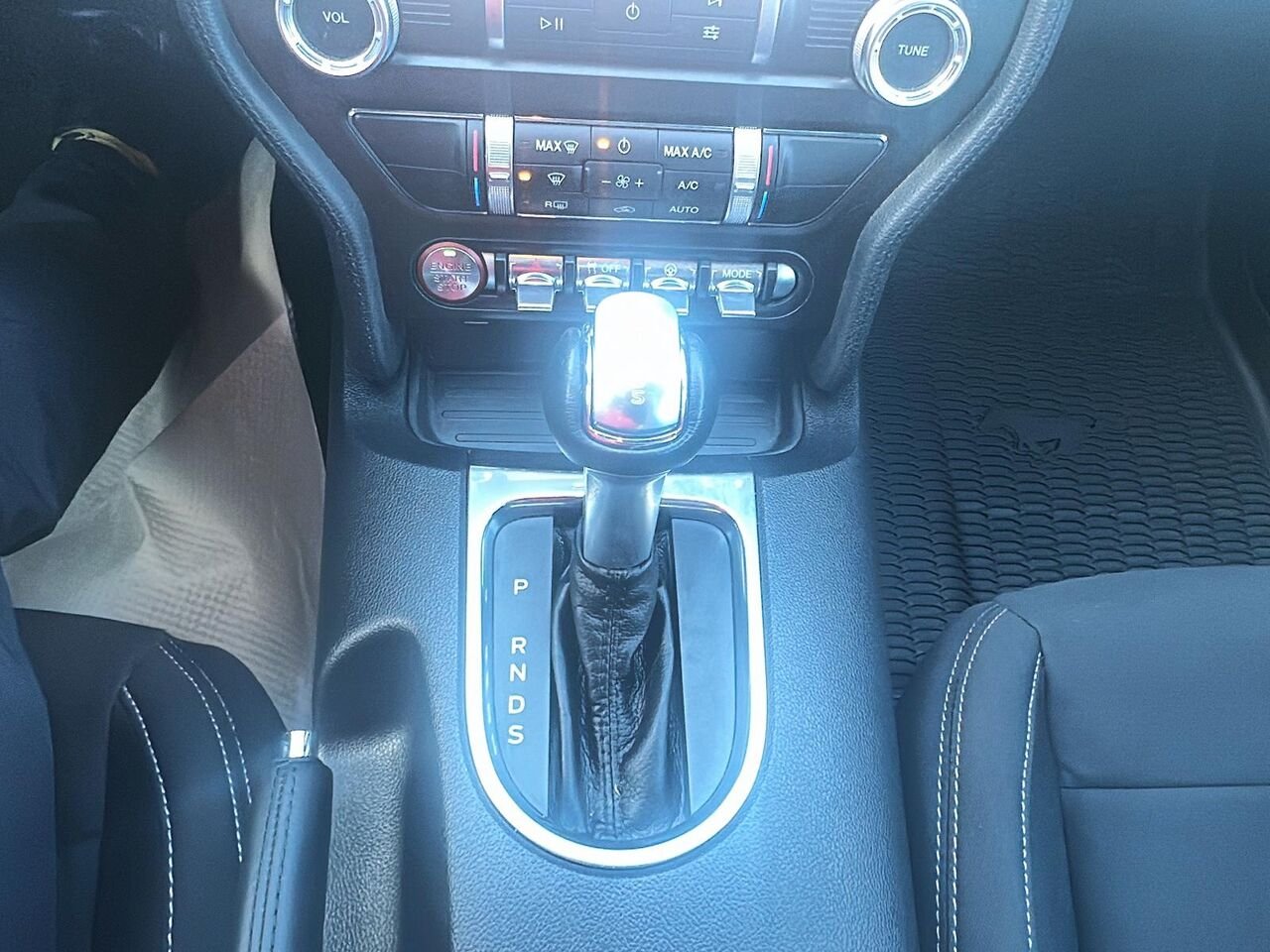 Ford Mustang 2020 Blanc Rouyn-Noranda - photo #10