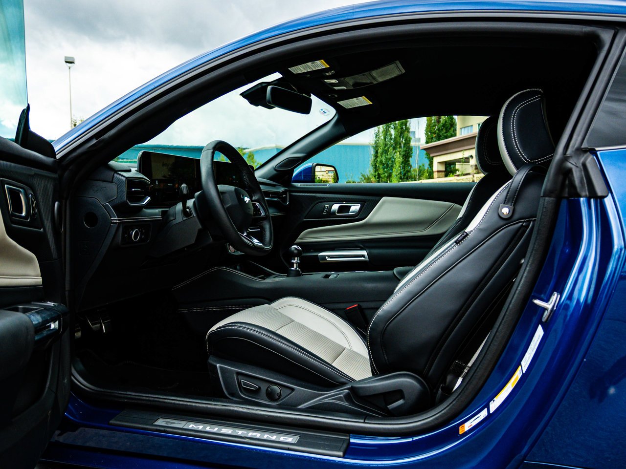 2024 Ford Mustang GT Premium Fastback Blue Sherwood Park - photo #16