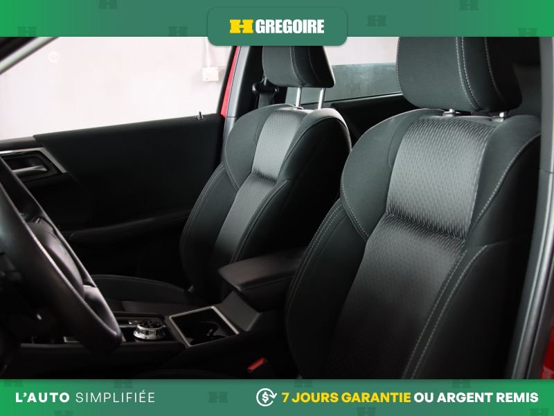 2023 Mitsubishi Outlander Plug-In Hybrid Red Blainville - photo #19