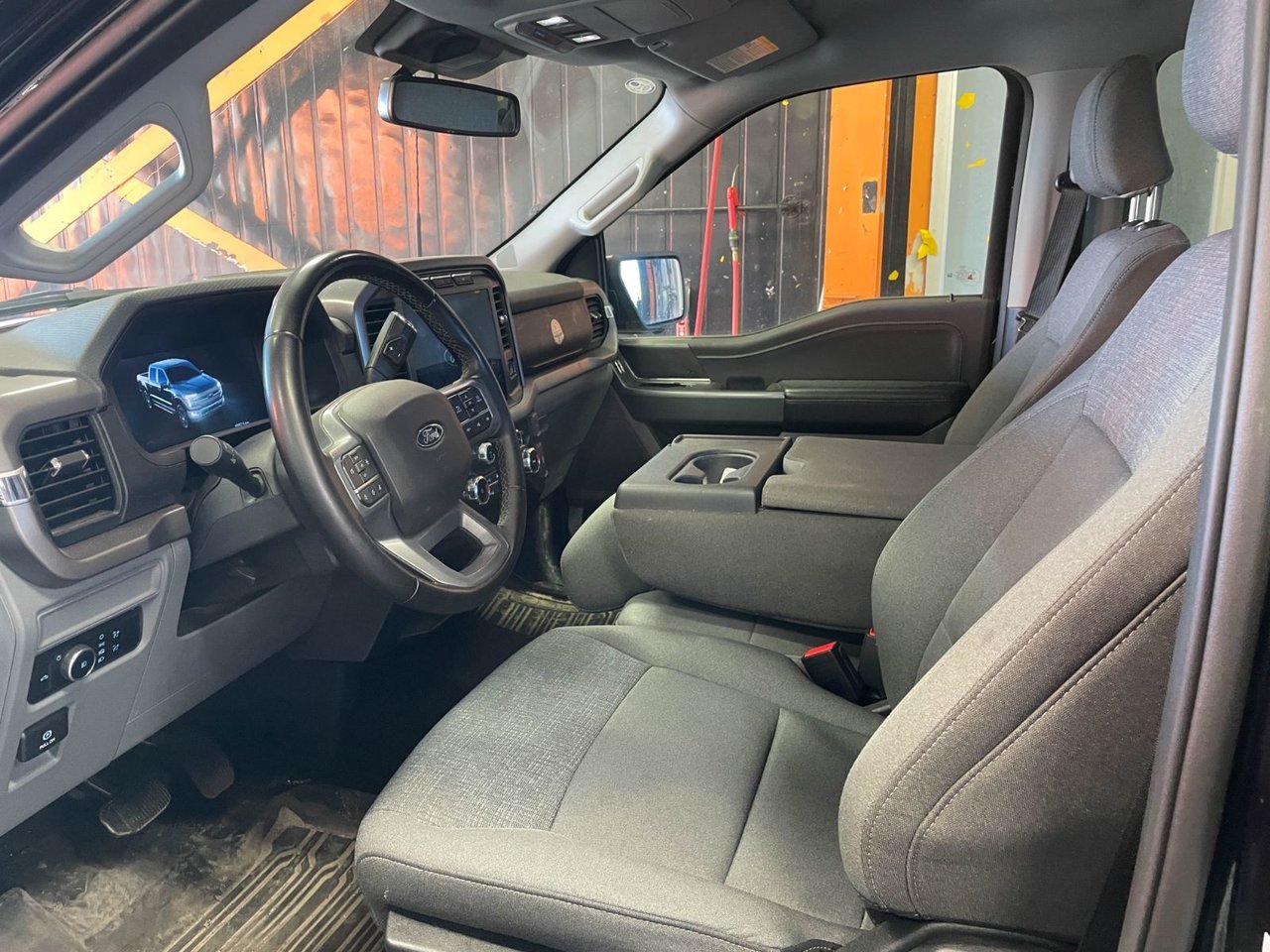 Ford F-150 XLT CREW 4X4 *3.5L ECOBOOST* NAV *CAM 360*CARPLAY 2024 Noir Saint-Jérôme - photo #11