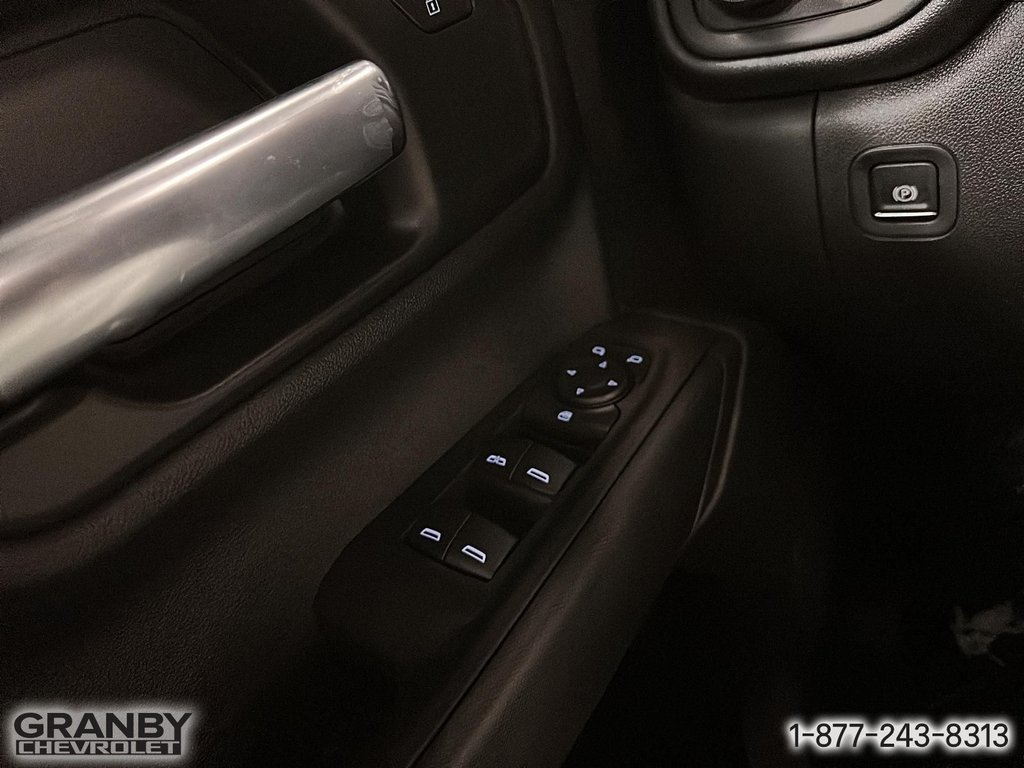 2026 CHEVROLET Silverado 1500 K1500 SILVERADO CREW CAB CUSTOM TRAIL BOSS STD/BOX (2CX) | 26-0168 Black Granby - photo #12
