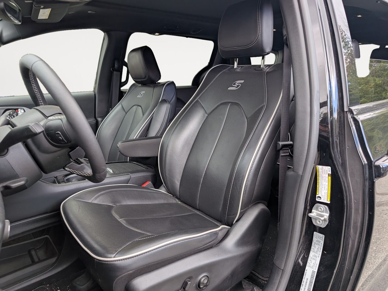Chrysler Pacifica LIMITED/SIÈGES CHAUFFANTS/TOIT OUVRANT/VOLANT CHAUFFANT/BLUETOOTH/AC BIZONE 2025 Noir Sherbrooke - photo #6