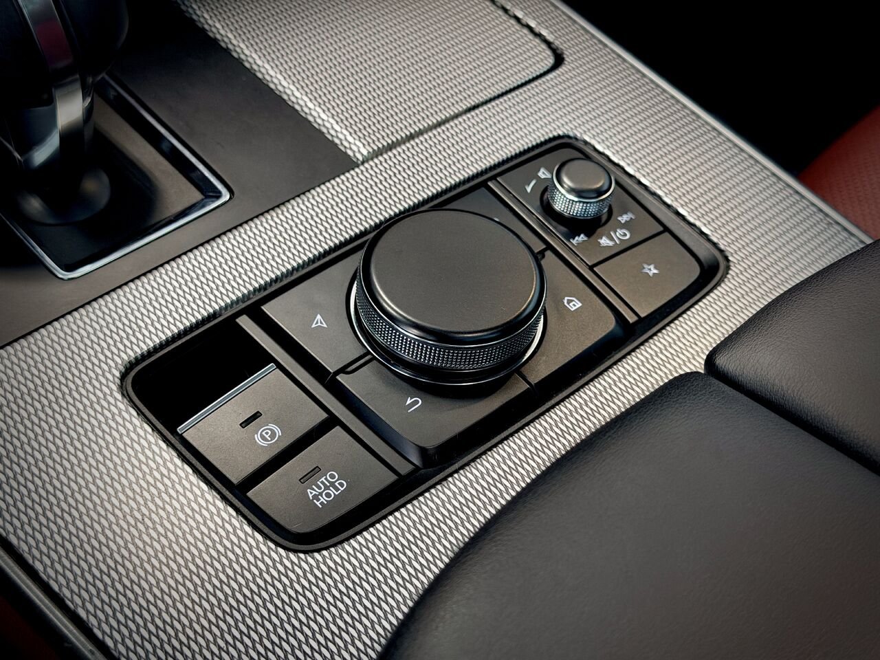 Mazda CX-70 hybride rechargeable 2025 Noir Notre-Dame-des-Prairies - photo #34