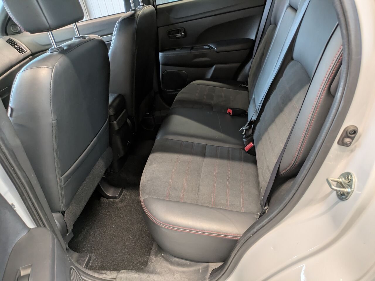 2022 Mitsubishi RVR White Gatineau - photo #16