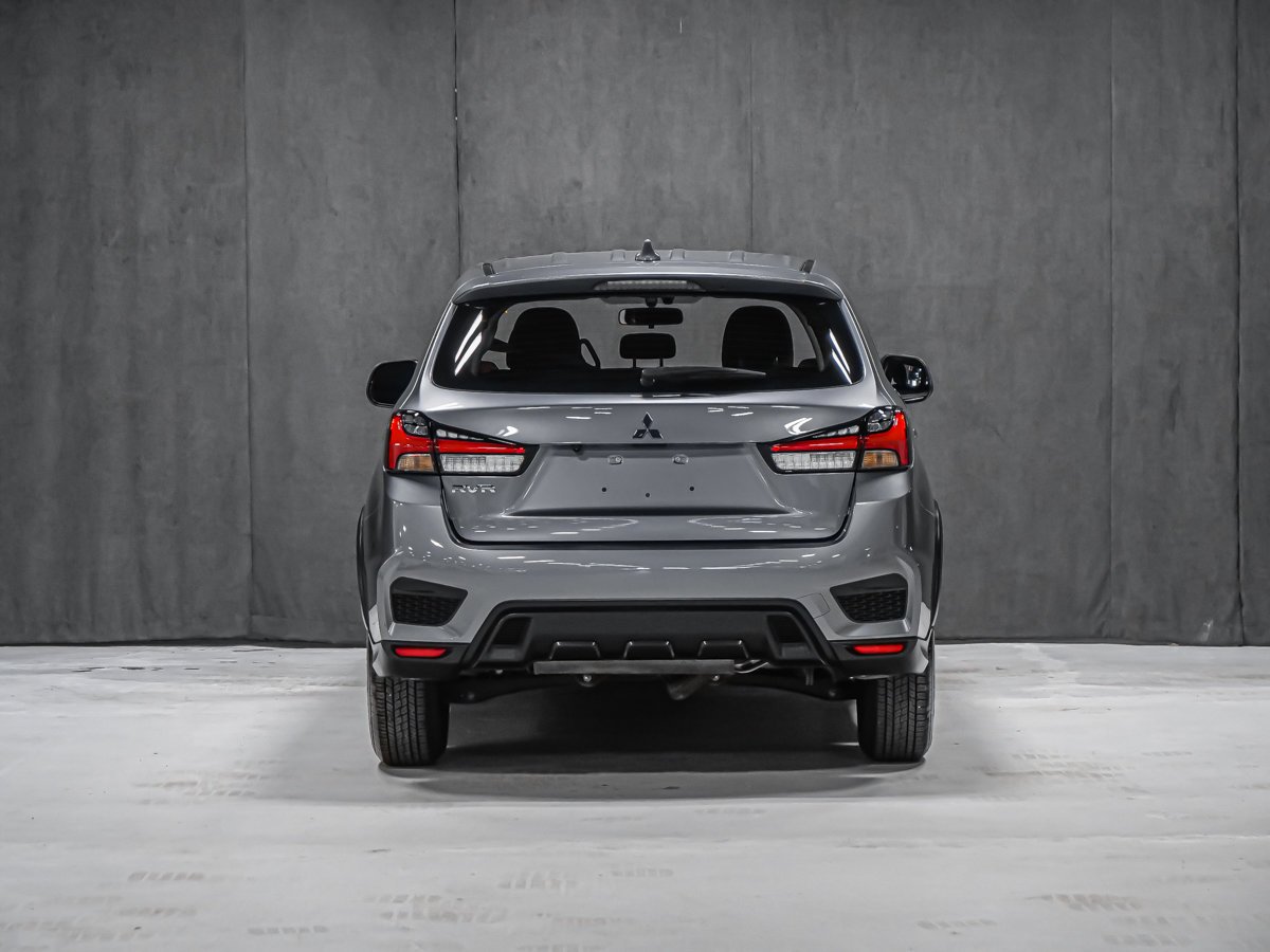 2025 Mitsubishi RVR ES Grey Montreal - photo #4