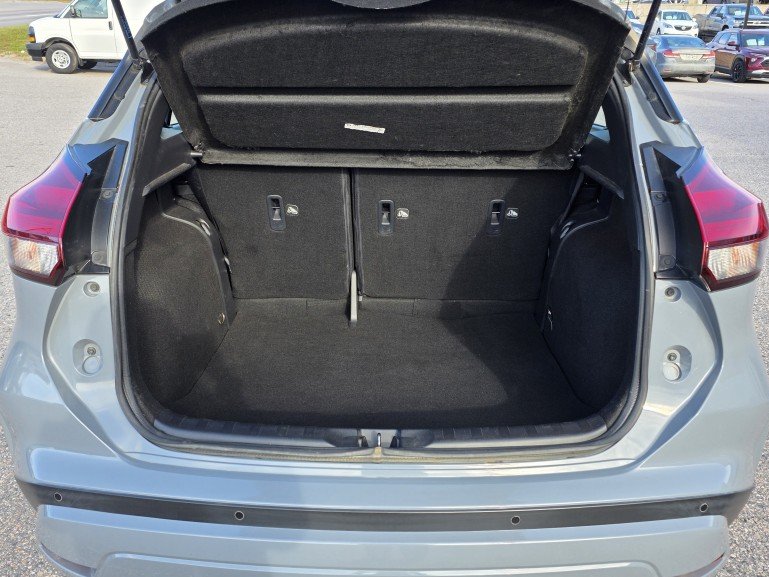 Nissan Kicks SR 2021 Gris Mont-Laurier - photo #9