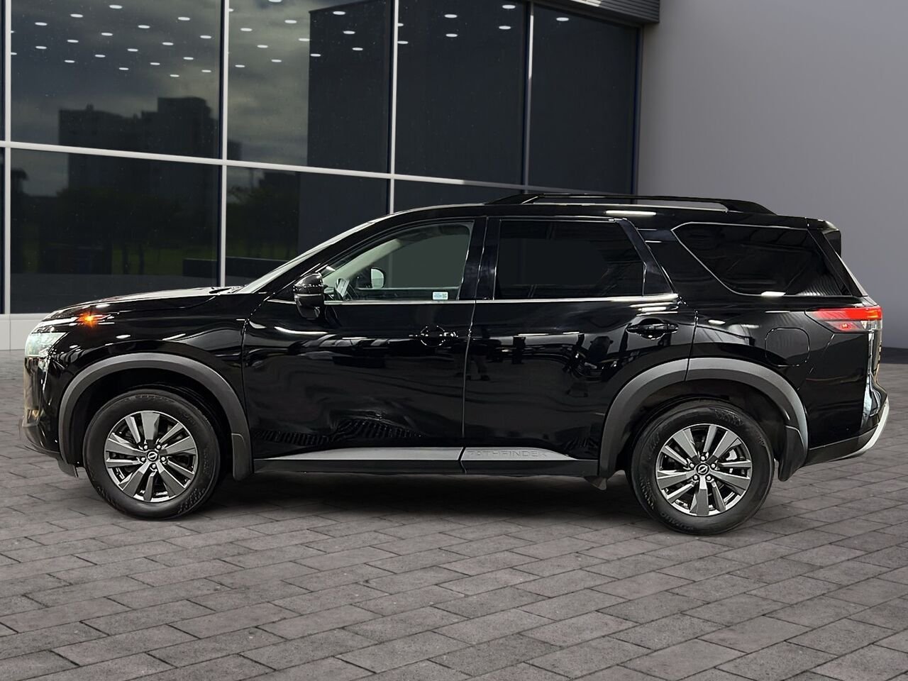 2024 Nissan Pathfinder Black Québec - photo #23
