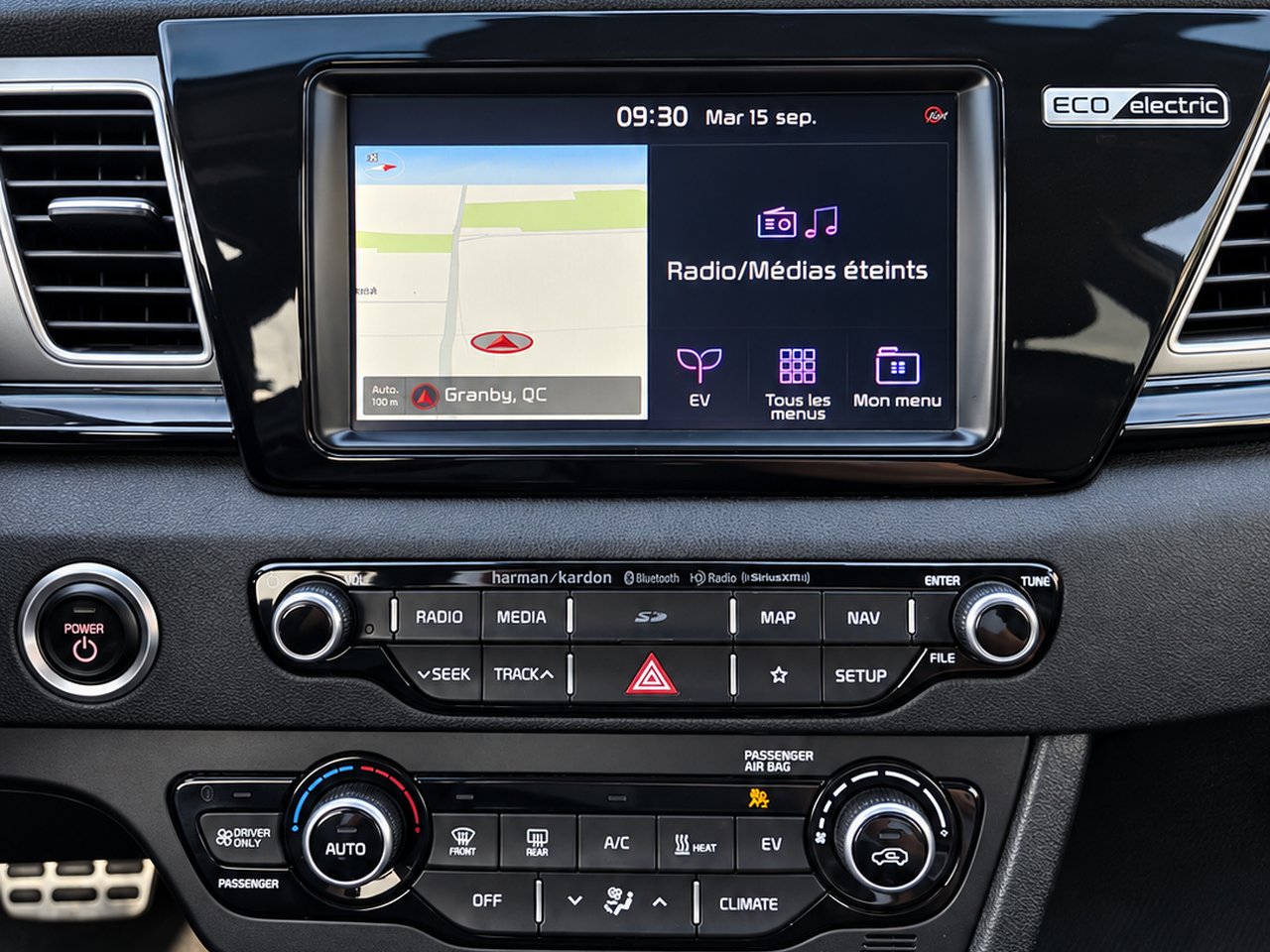 2019 Kia Niro SX Touring Black Granby - photo #16