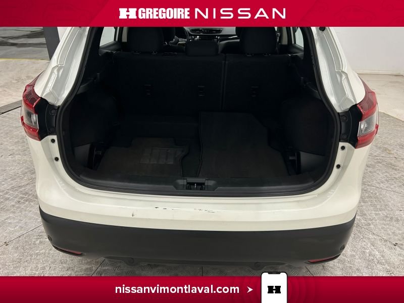 Nissan Qashqai 2023 Blanc Laval - photo #17