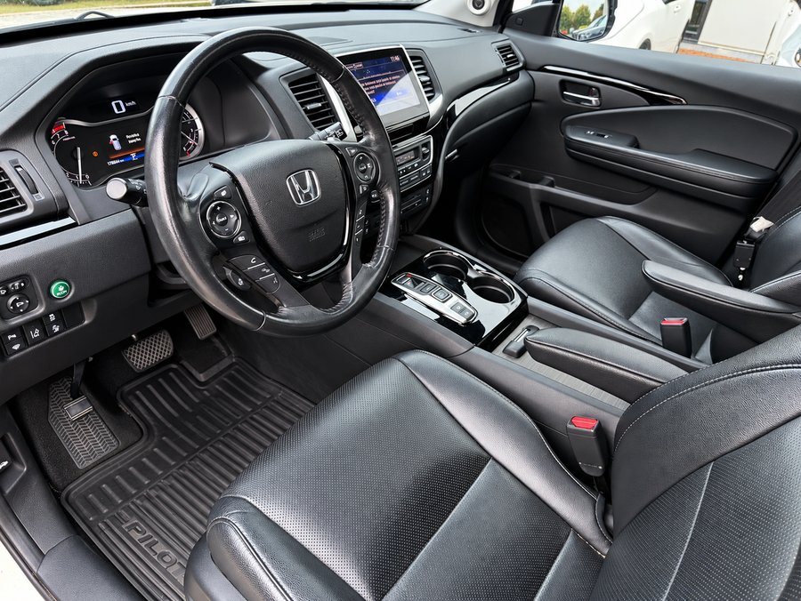2017 Honda Pilot TOURING White