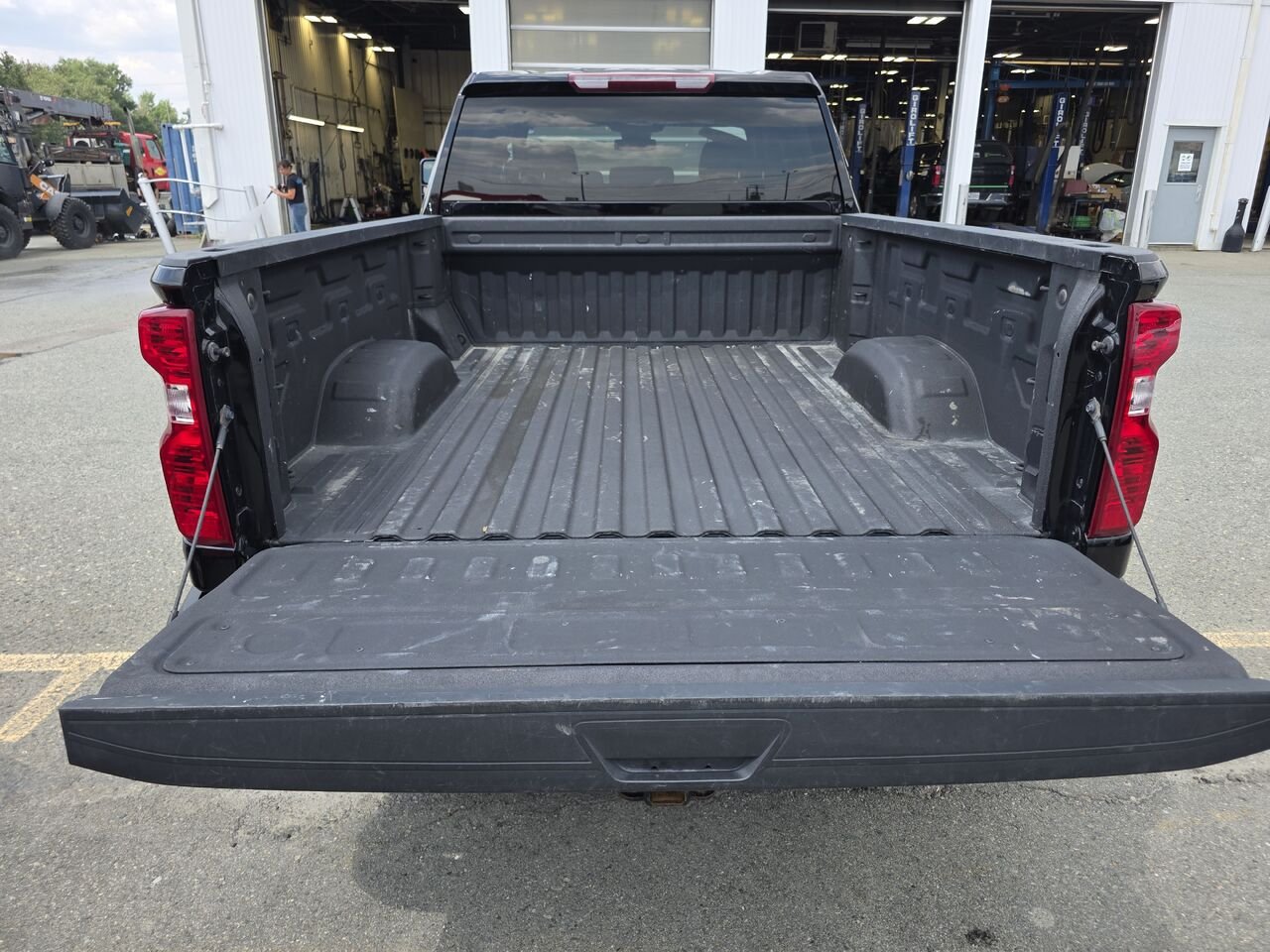 2024 Chevrolet Silverado 2500HD Custom Black Rouyn-Noranda - photo #22