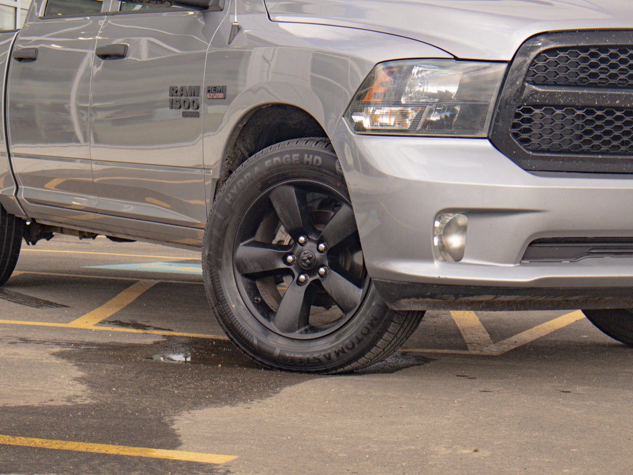 2020 Ram 1500 Classic Express 4x4 Crew Cab 5'7 Box Grey Sherwood Park - photo #5