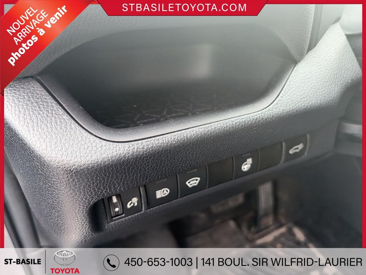 TOYOTA RAV4 2024 Argent Saint-Basile-le-Grand - photo #7