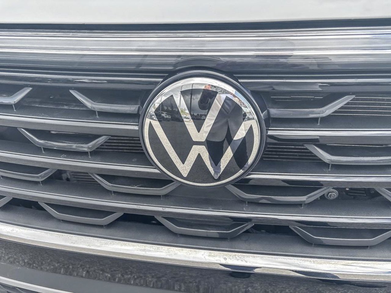 2025 Volkswagen Atlas Cross Sport 1V2LE2CAXSC217294 White Mirabel - photo #11