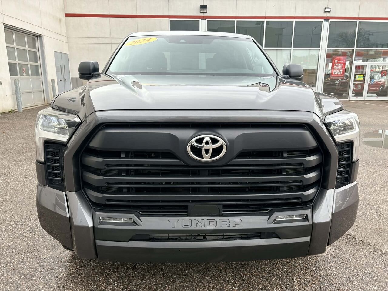 Toyota TUNDRA 2024 Gris Mont-Laurier - photo #1