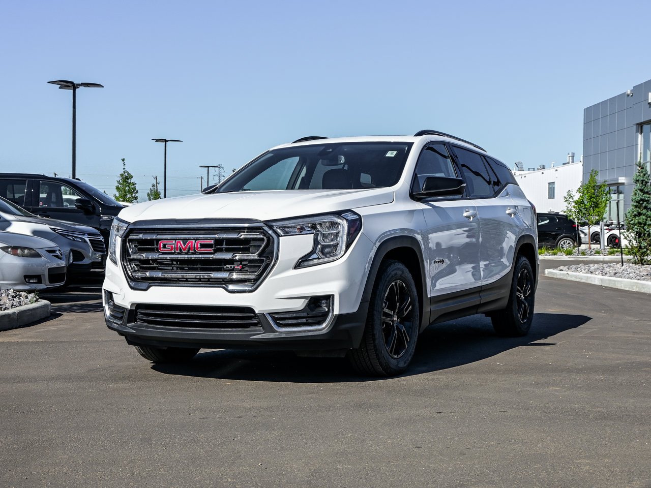 2022 GMC Terrain AWD 4dr AT4 White Sherwood Park - photo #3