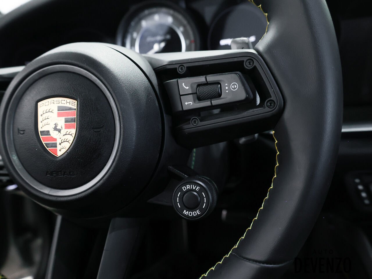 2024 Porsche 911 Silver Saint-Eustache - photo #17