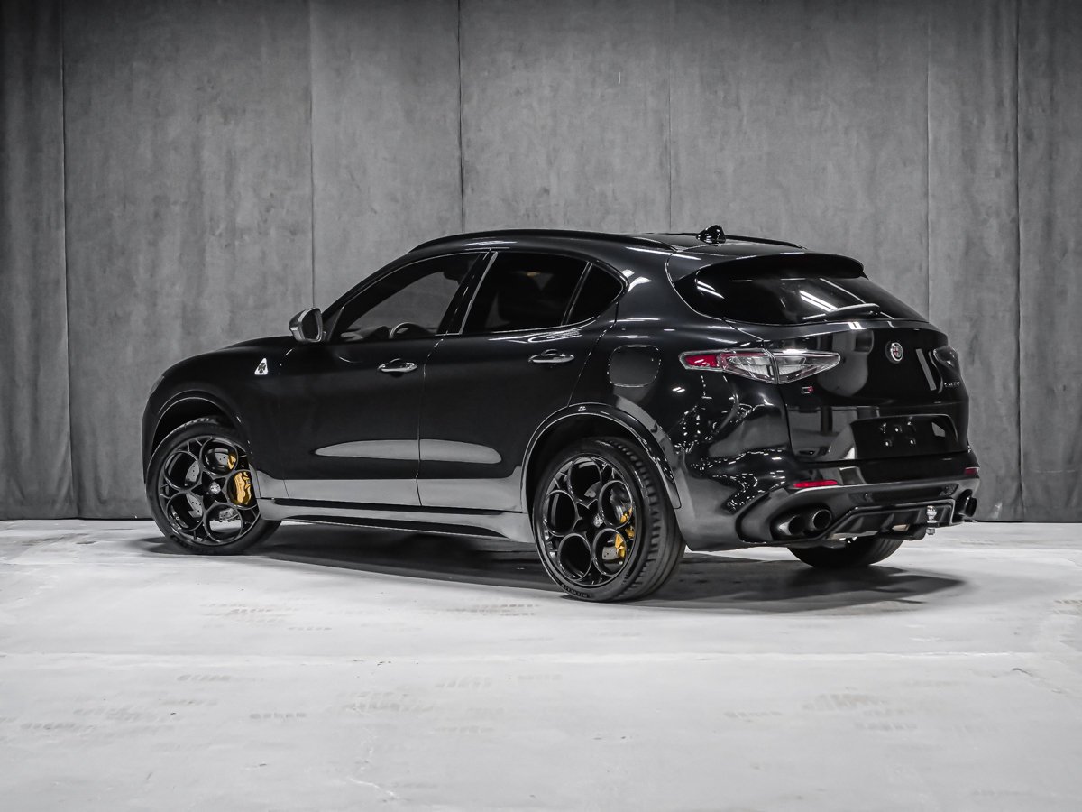 Alfa Romeo Stelvio QUADRIFOGLIO CARBONE 2024 Noir Montréal - photo #3