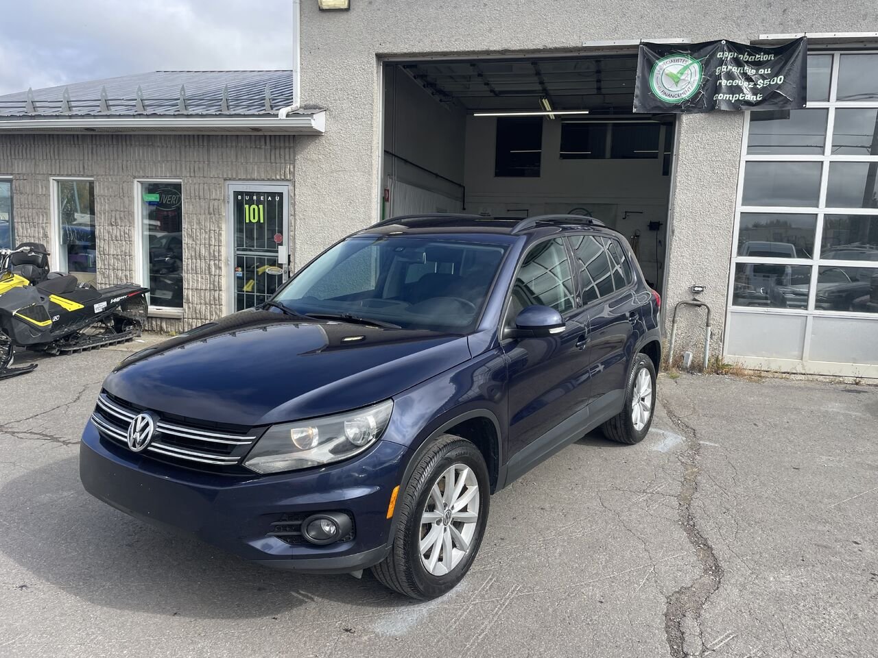 2017 Volkswagen Tiguan Blue  - photo #2