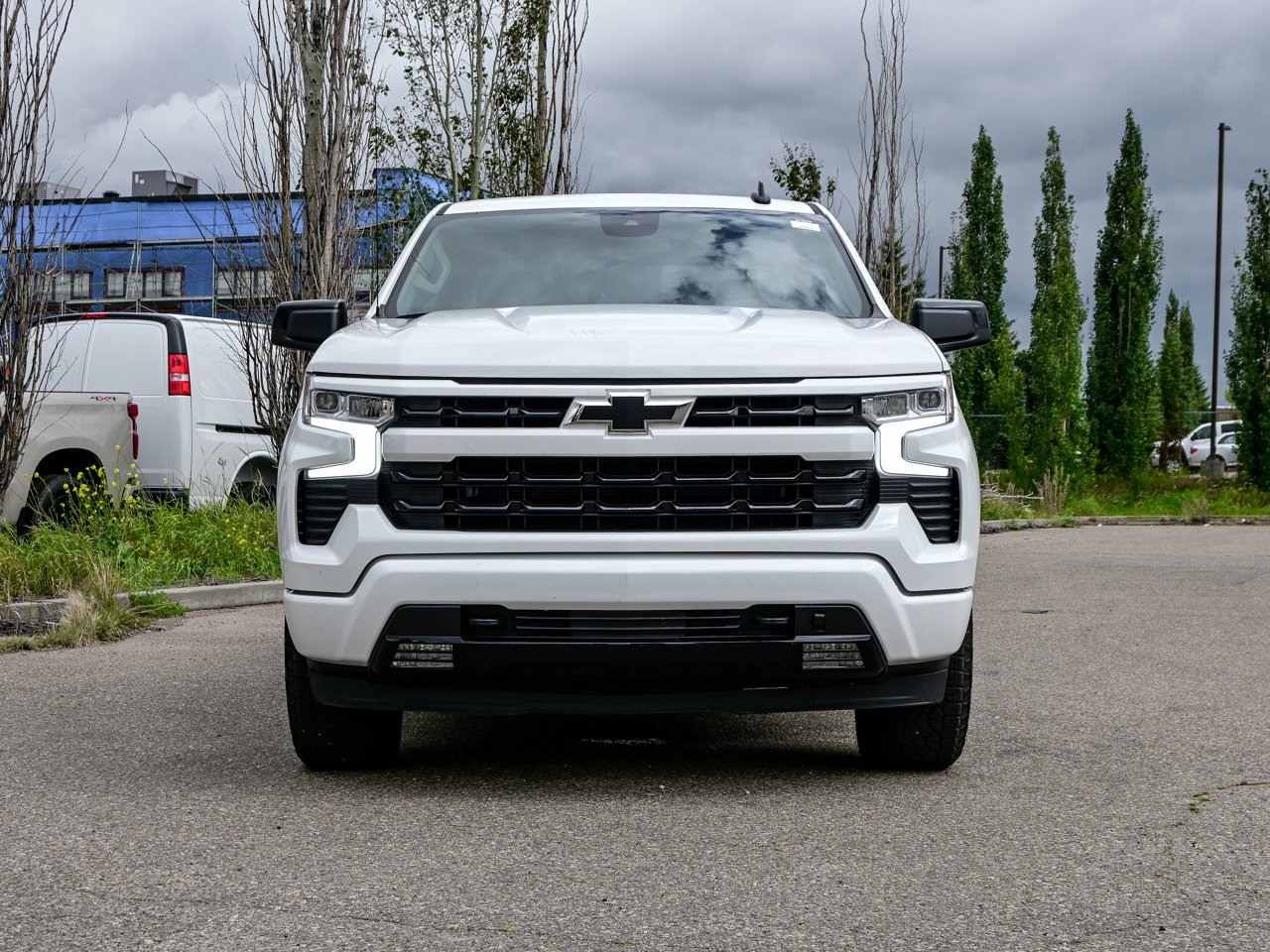 2024 Chevrolet Silverado 1500 4WD Crew Cab 147 RST White Sherwood Park - photo #2