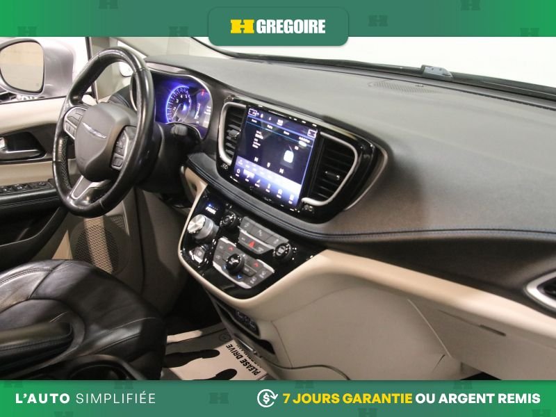 2021 Chrysler Pacifica Grey Blainville - photo #30