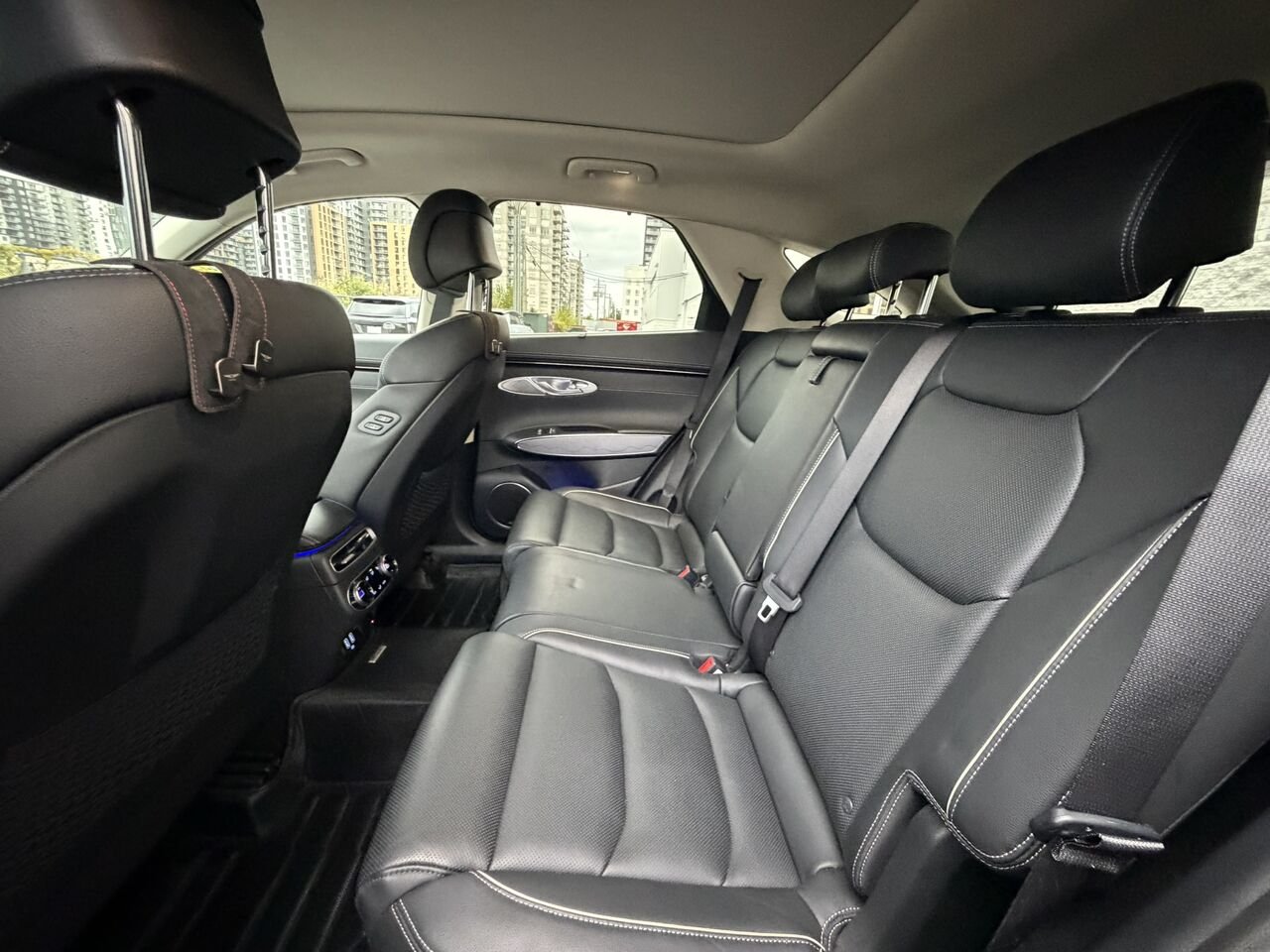 Genesis GV70 2.5T Advanced Plus AWD 2024 Noir Laval - photo #6