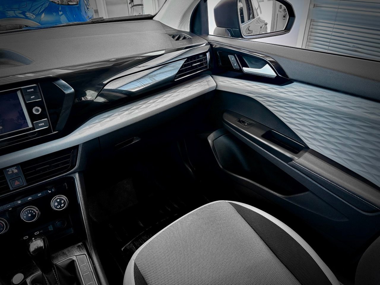 2024 Volkswagen Taos Black Notre-Dame-des-Prairies - photo #21