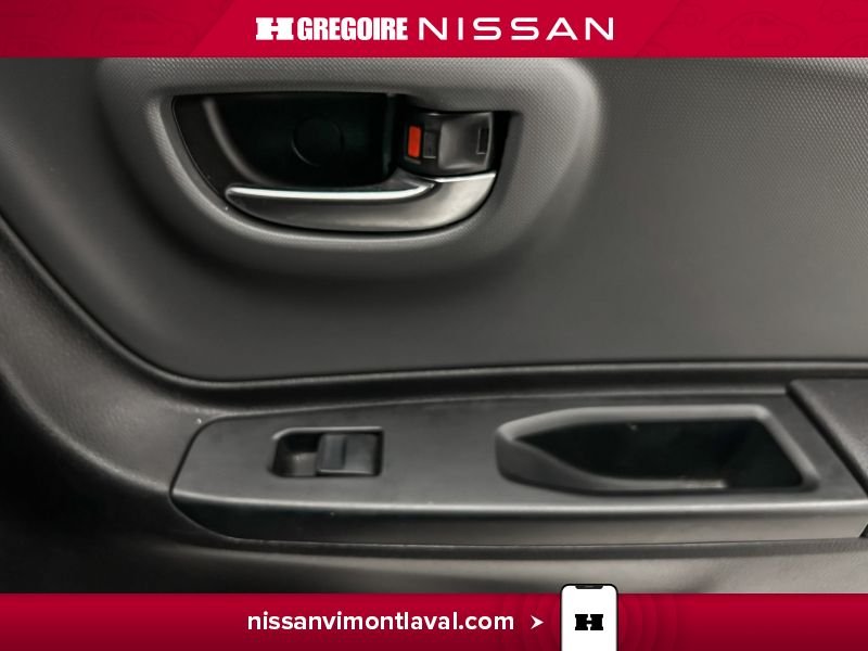 2017 Toyota Yaris Black Laval - photo #14