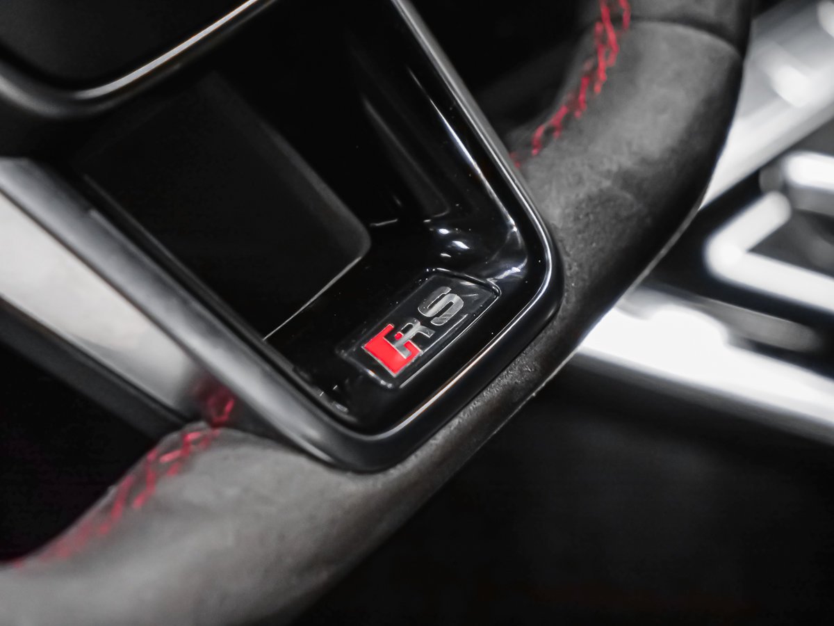 2023 Audi RS 6 Avant Black Montreal - photo #16