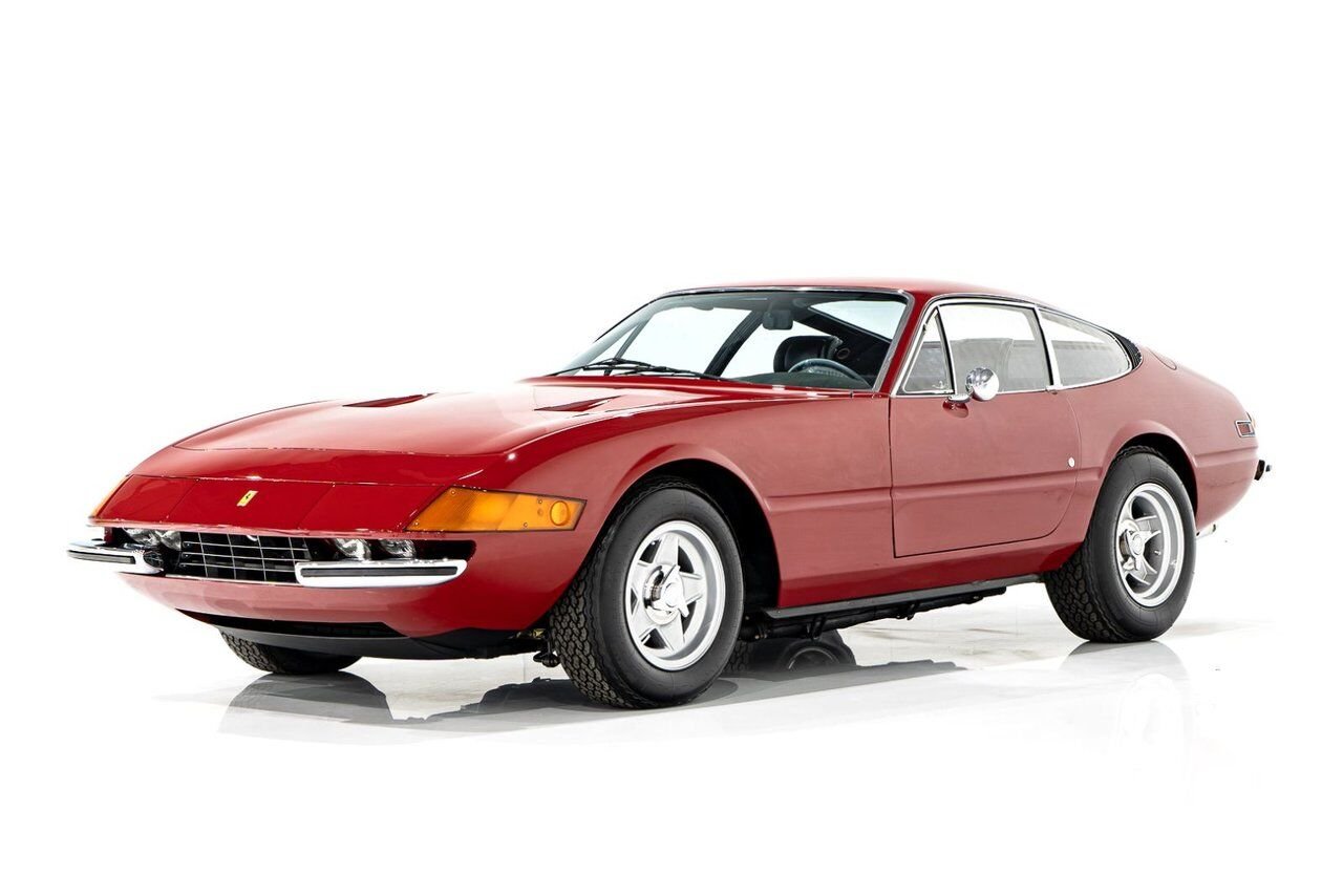 Ferrari 365 GTB4 Daytona 18,301 miles With Orig Books/Tools/ Carbs / Filter Box 1973 Rouge Montréal - photo #0