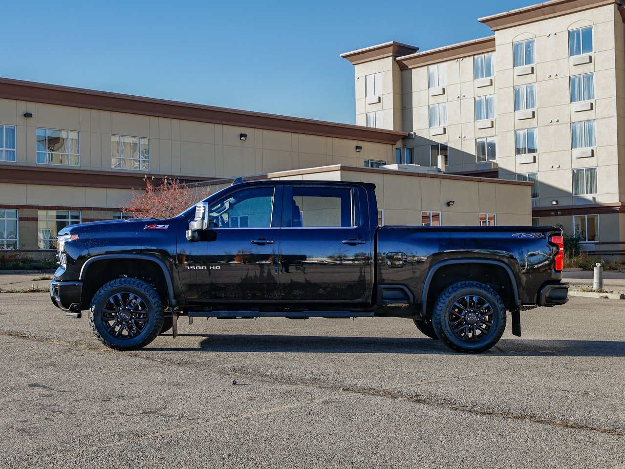 2025 Chevrolet Silverado 3500HD 4WD Crew Cab 159 LT Black Sherwood Park - photo #9