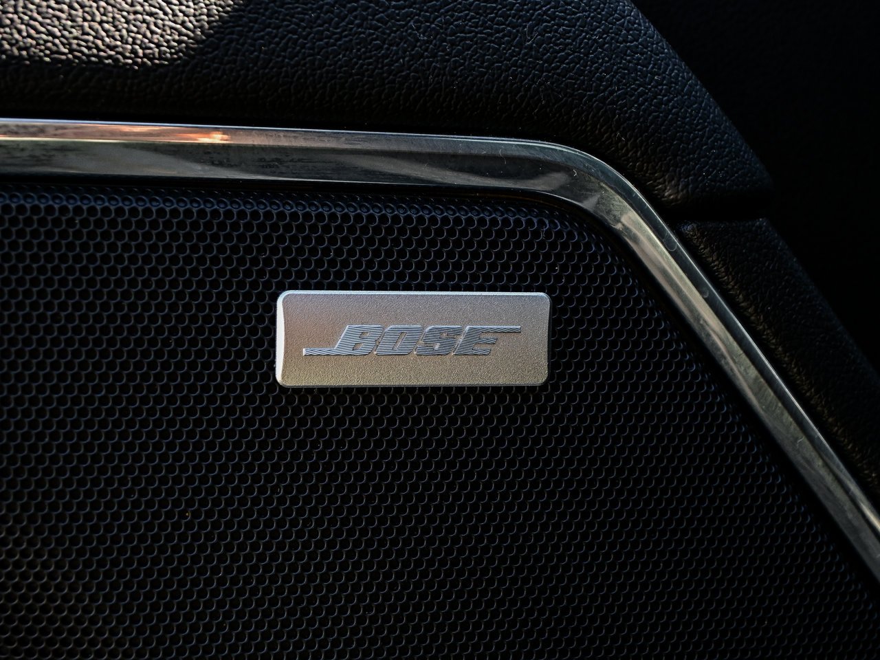 2025 Chevrolet Silverado 1500 4WD Crew Cab 147 LT Trail Boss White Sherwood Park - photo #19