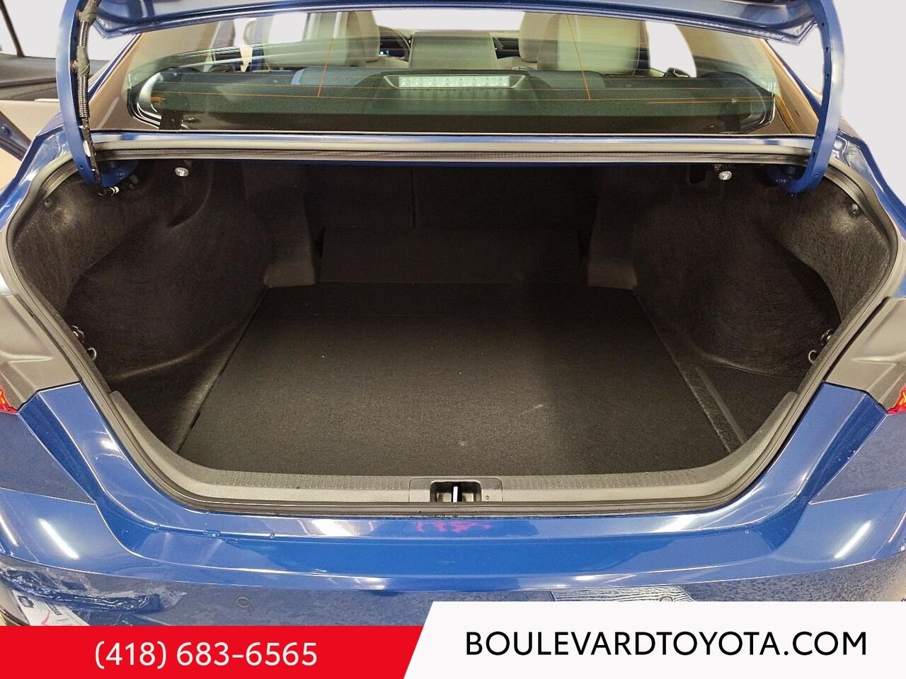 2025 Toyota Camry 531872-25 | XLE, HYBRIDE, AWD Blue Québec - photo #21