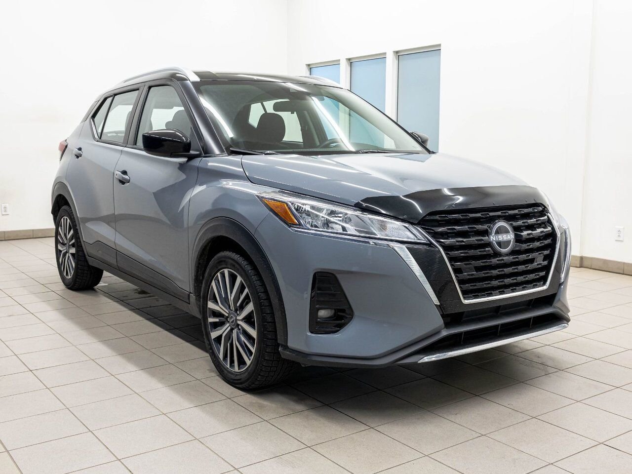 Nissan Kicks SV *SIÈGES CHAUFF* CARPLAY REG ADAPT ALERTES 2023 Gris Saint-Jérôme - photo #8