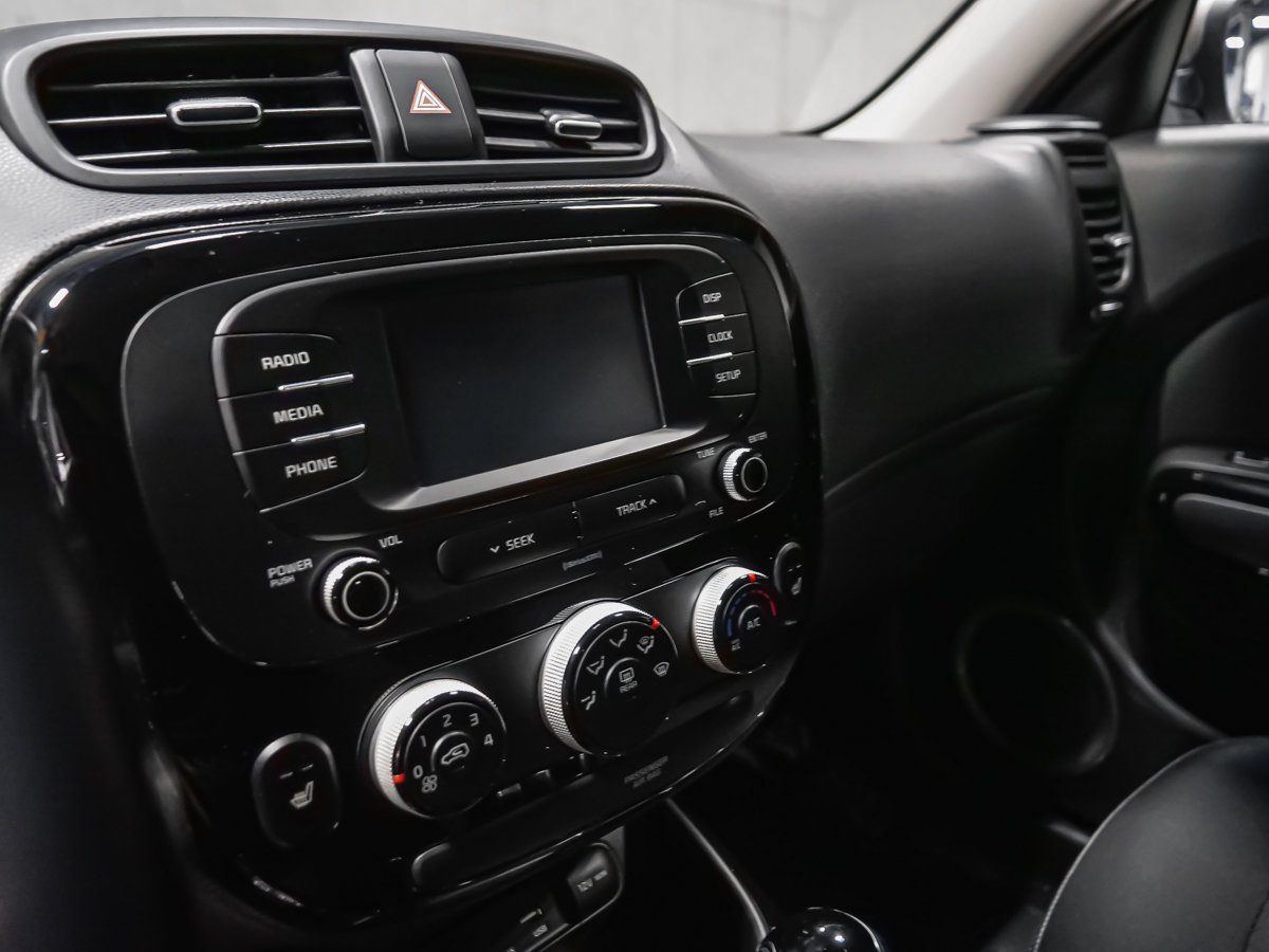 2018 Kia Soul Green Montreal - photo #9