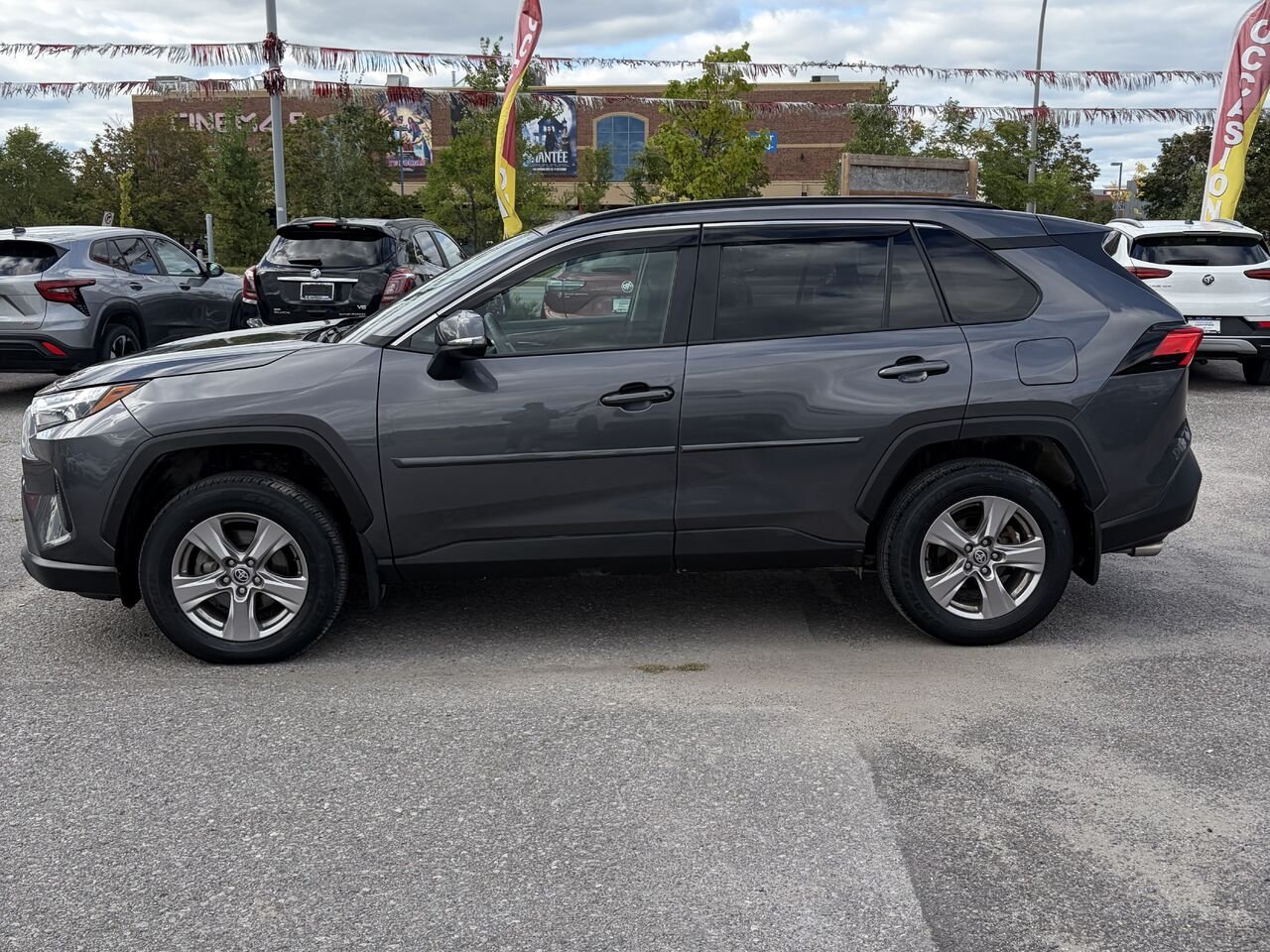 2022 TOYOTA RAV4 XLE PREMIUN XLE TI Grey Gatineau - photo #11