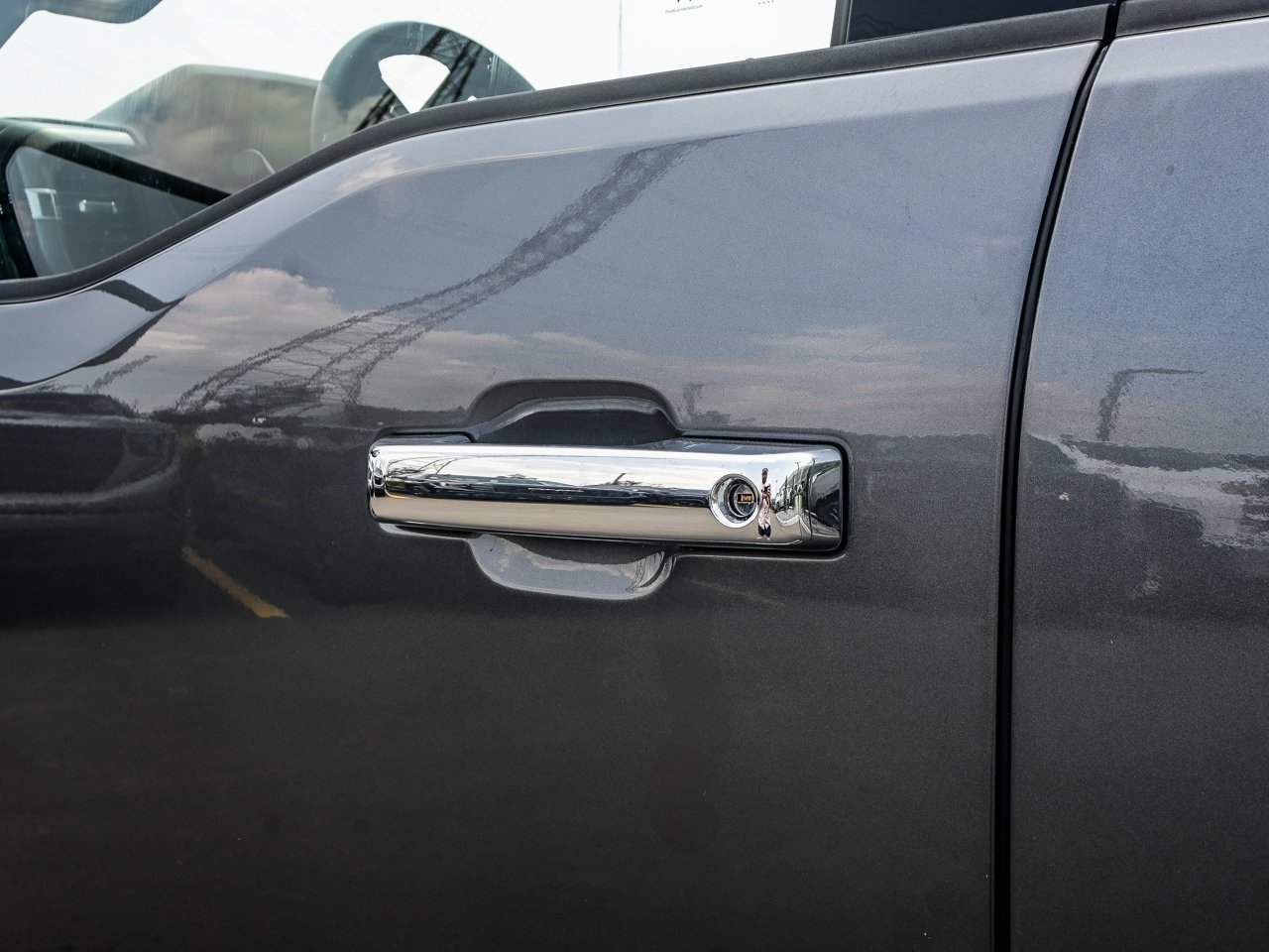 2025 Ford F-150 XLT 4WD SuperCrew 5.5' Box Grey Sherwood Park - photo #7