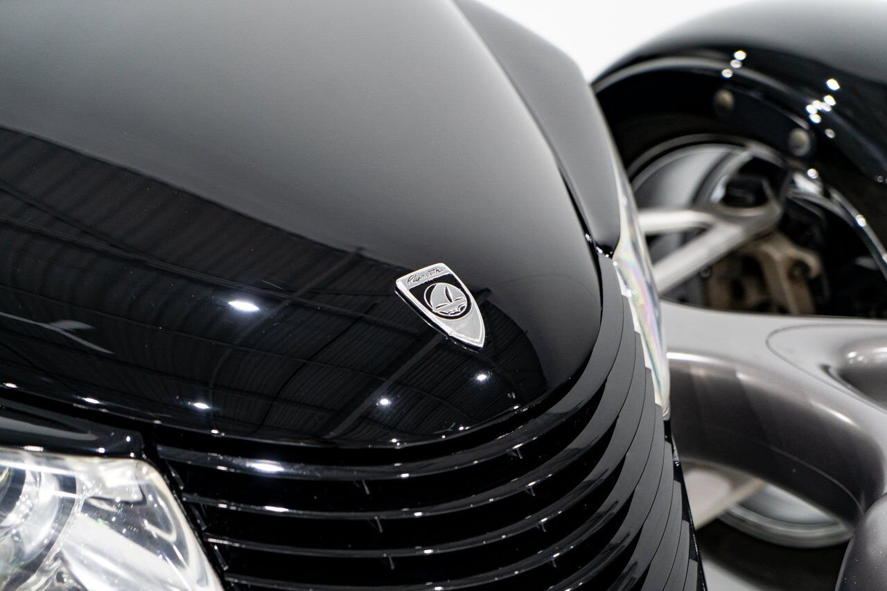 Plymouth Prowler Desirable Black Colour with only 7,611KM (4756mi) from new **PRICE IN USD** 1999 Noir Montréal - photo #44