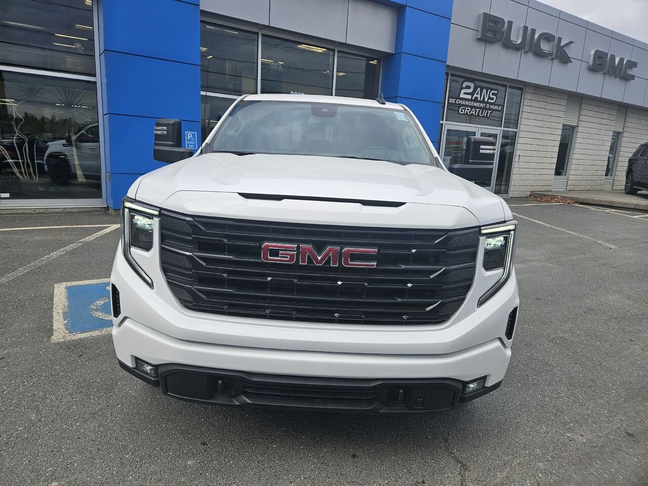 GMC Sierra 1500 Elevation cabine multiplace 4RM 157 po 2026 Blanc sommet Thetford Mines - photo #6