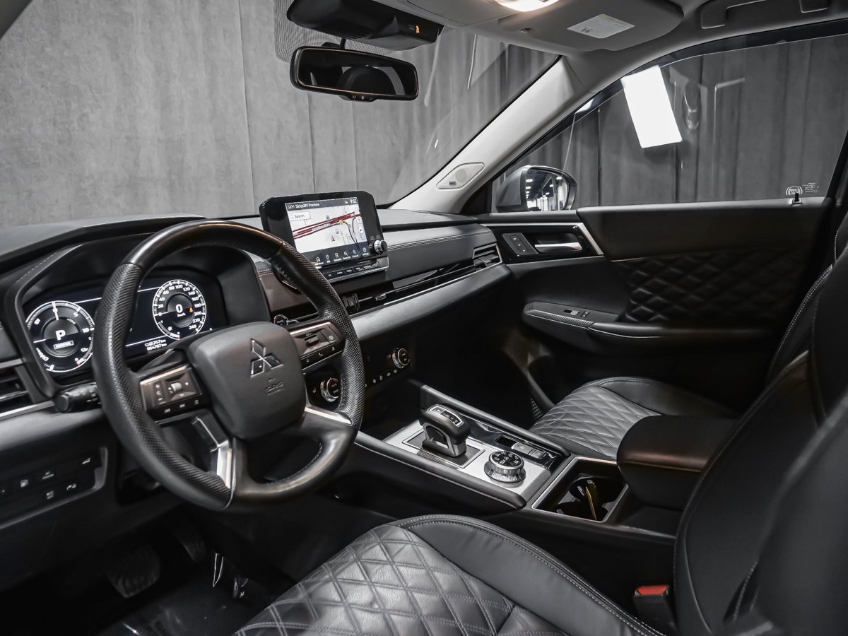 Mitsubishi Outlander PHEV GT-AWD 2023 Gris Montréal - photo #5