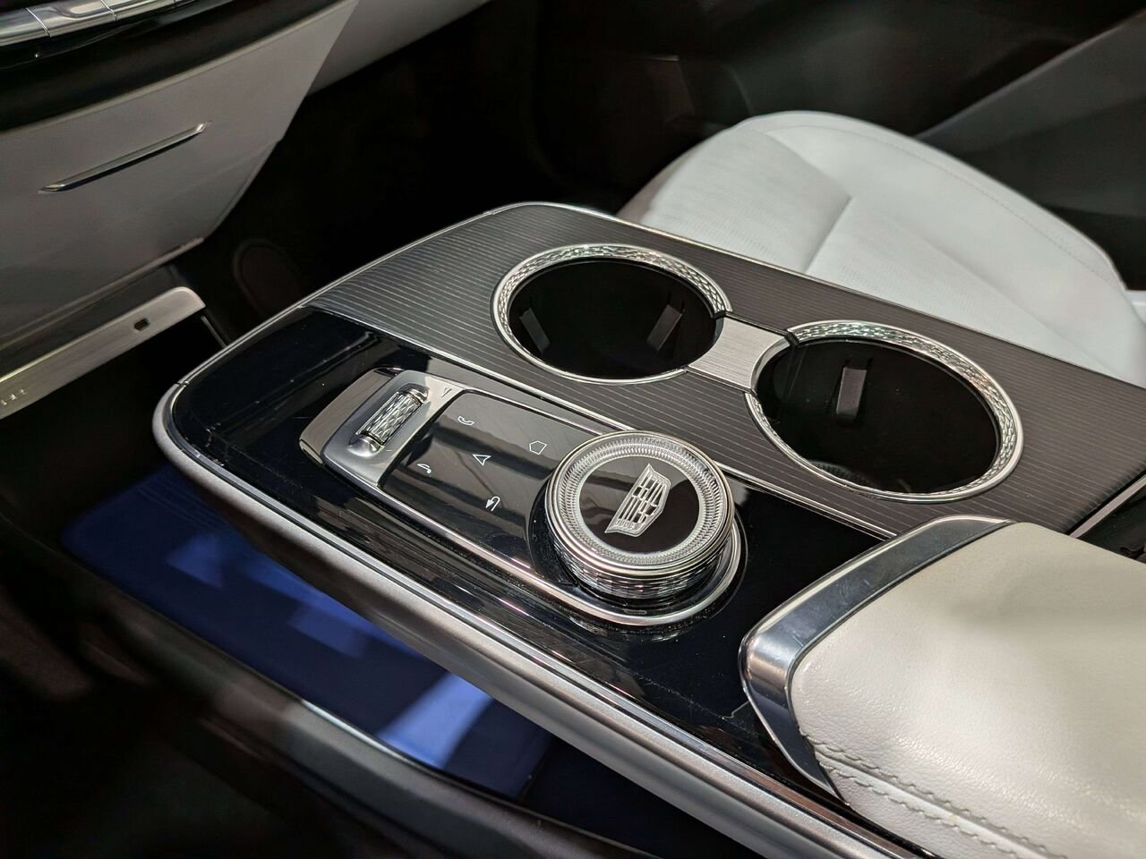 2024 Cadillac LYRIQ 4dr Sport w/1SF Black Val-David - photo #30